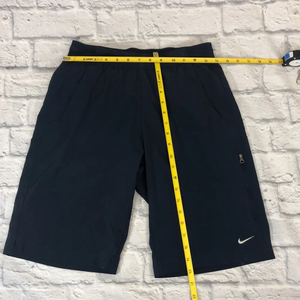 Nike Shorts and T-shirt set. Light Gray & Navy Blue. Size Small